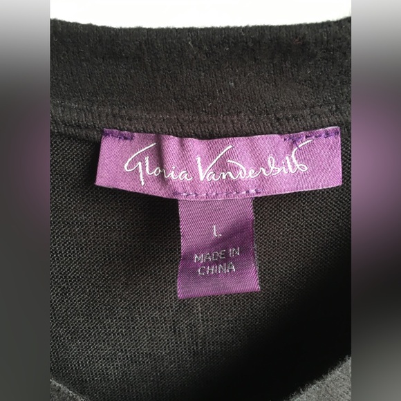 Gloria Vanderbilt V-Neck Top - NWT - Picture 4 of 8